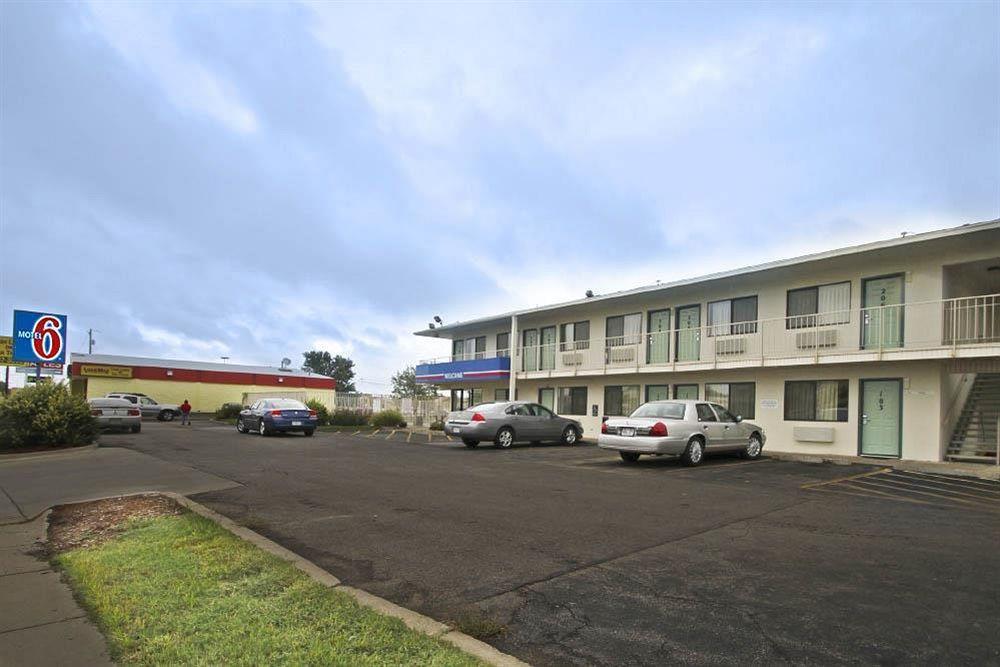 Motel 6 Manhattan Kansas Exteriör bild